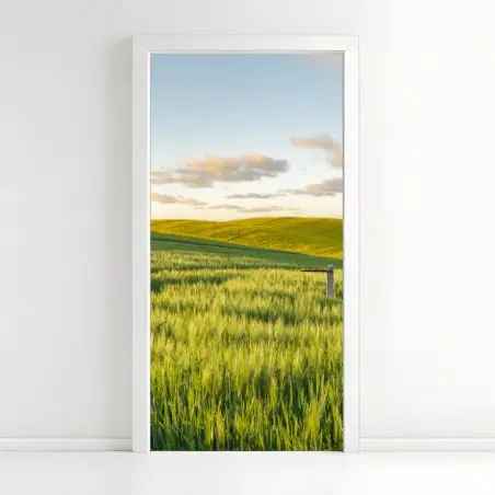 Sticker pour porte panorama de champs verts au printemps – Wallnifity®
