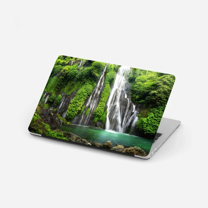 Sticker pour ordinateur portable cascade émeraude au cœur d'une forêt luxuriante – Wallnifity® Sticker pour ordinateur portable cascade émeraude au cœur d'une forêt luxuriante – Wallnifity®