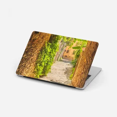 Sticker pour ordinateur portable ruelle médiévale verdoyante en Toscane – Wallnifity®