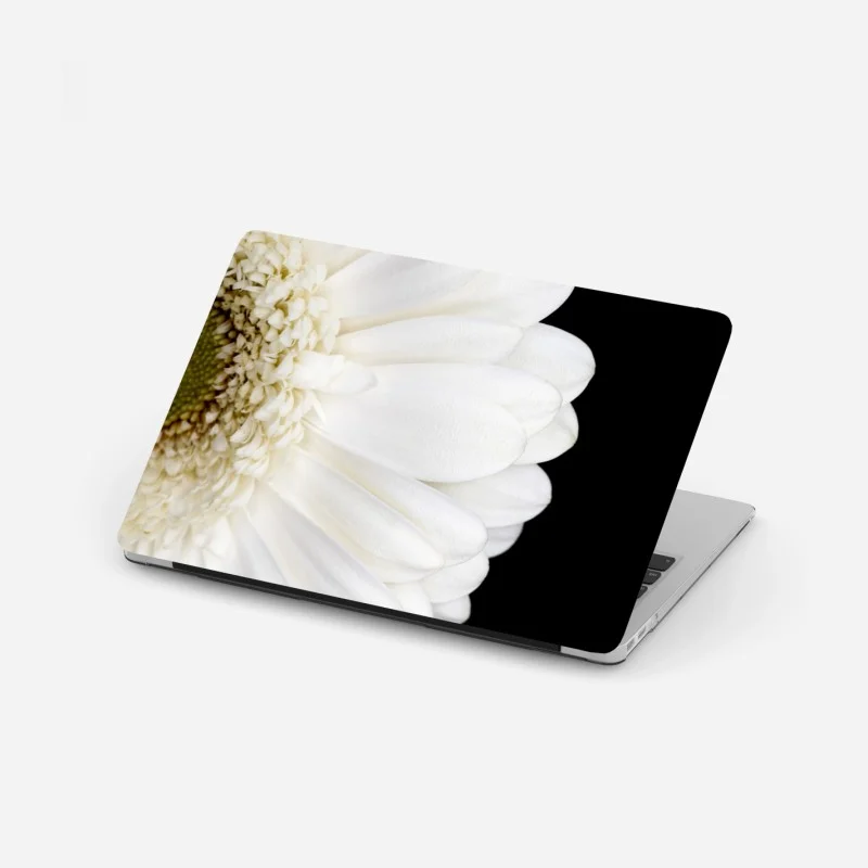Sticker pour ordinateur portable gerbera blanche en gros plan sur fond noir – Wallnifity®