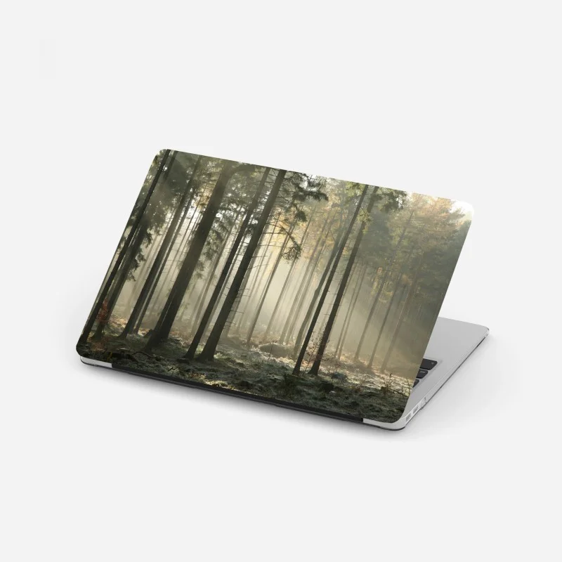Sticker pour ordinateur portable forêt brumeuse et lumière matinale – Wallnifity® Sticker pour ordinateur portable forêt brumeuse et lumière matinale – Wallnifity®