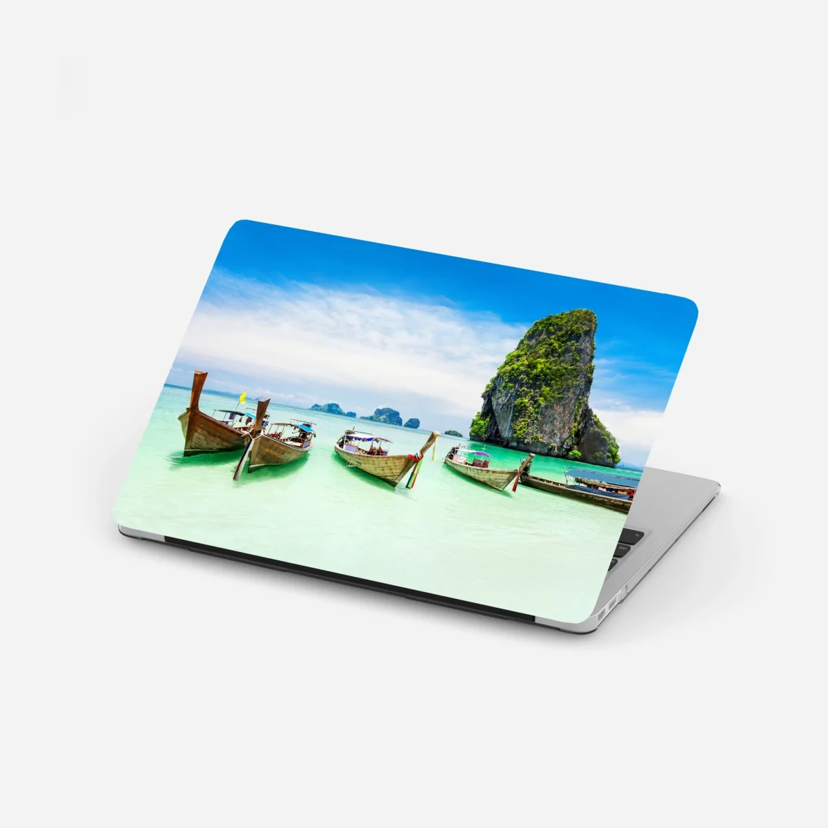Sticker pour ordinateur portable évasion tropicale : bateaux traditionnels sur eau turquoise – Wallnifity® Sticker pour ordinateur portable évasion tropicale : bateaux traditionnels sur eau turquoise – Wallnifity®