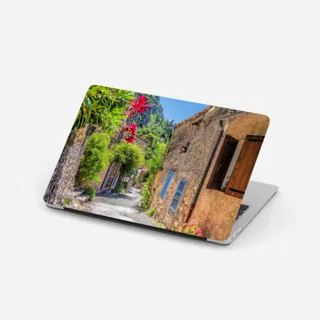 Sticker pour ordinateur portable ruelle ensoleillée à Moustiers-Sainte-Marie – Wallnifity®
