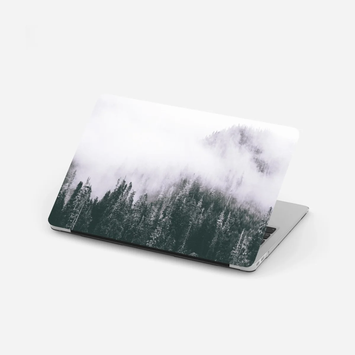 Sticker pour ordinateur portable forêt brumeuse en noir et blanc – Wallnifity® Sticker pour ordinateur portable forêt brumeuse en noir et blanc – Wallnifity®