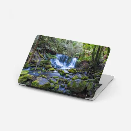 Sticker pour ordinateur portable cascade sereine au cœur de la forêt – Wallnifity®