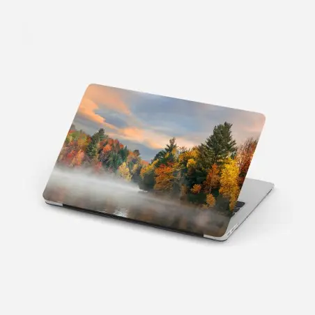 Sticker pour ordinateur portable brume d'automne au bord du lac de Stowe, New England – Wallnifity®