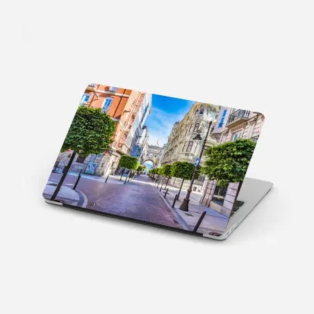 Sticker pour ordinateur portable ruelle ensoleillée à Santander – Wallnifity®