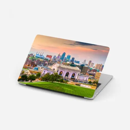 Sticker pour ordinateur portable coucher de soleil sur Kansas City — Union Station et skyline – Wallnifity®