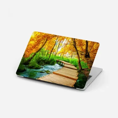 Sticker pour ordinateur portable chemin en bois au bord des lacs de Plitvice en automne – Wallnifity®