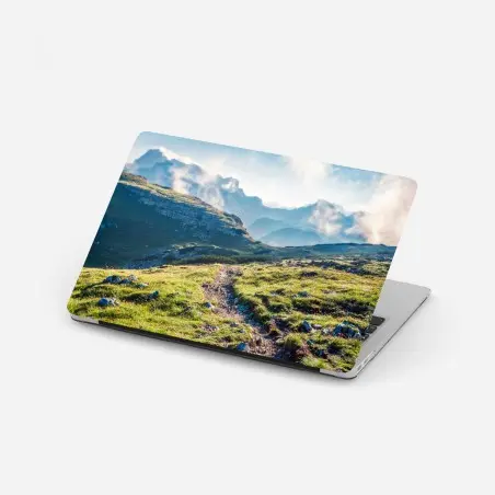 Sticker pour ordinateur portable sentier brumeux dans les Dolomites, Monte Piana et Tre Cime di Lavaredo – Wallnifity®