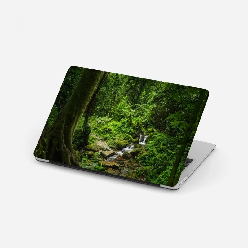 Sticker pour ordinateur portable refuge verdoyant au bord du ruisseau – Wallnifity®