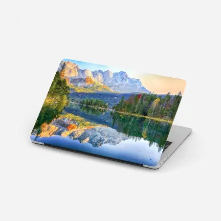 Sticker pour ordinateur portable reflets d'automne au lac Eibsee devant Zugspitze – Wallnifity®