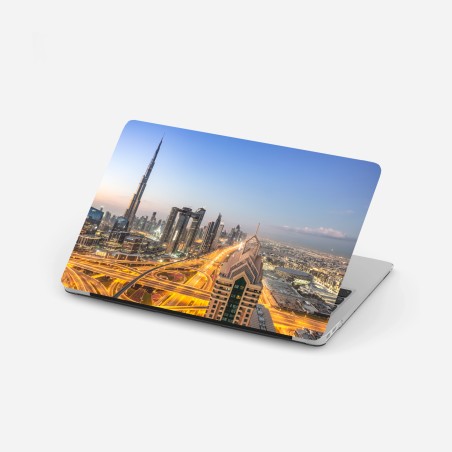 Sticker pour ordinateur portable panorama urbain de Dubaï au crépuscule – Wallnifity®