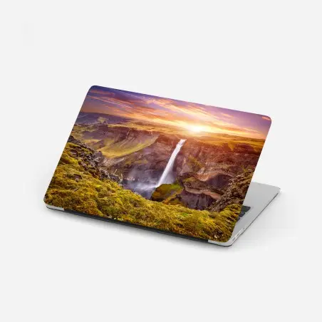 Sticker pour ordinateur portable cascade majestueuse de Haifoss en Islande au coucher de soleil – Wallnifity®