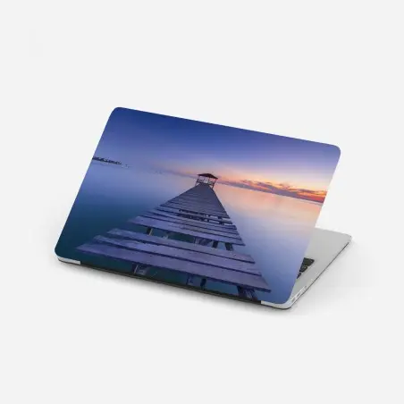 Sticker pour ordinateur portable ponton en bois au crépuscule sur mer calme – Wallnifity®