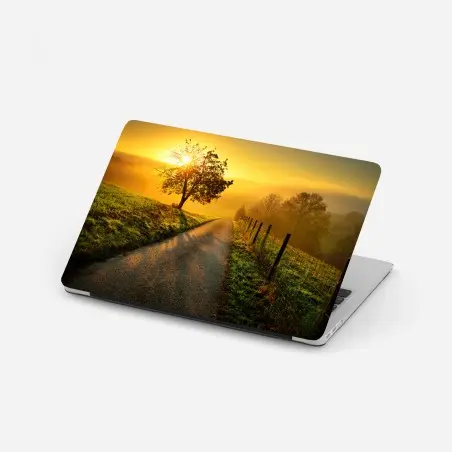 Sticker pour ordinateur portable lever de soleil sur chemin de campagne – Wallnifity®