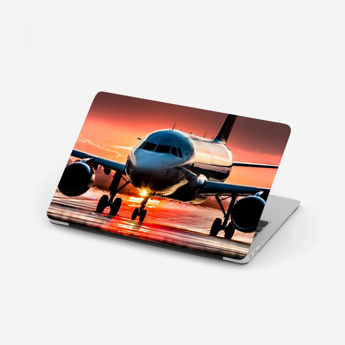 Sticker pour ordinateur portable avion au coucher de soleil sur la piste – Wallnifity® Sticker pour ordinateur portable avion au coucher de soleil sur la piste – Wallnifity®