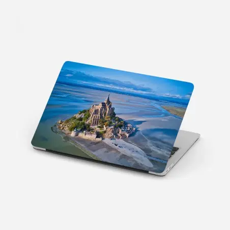 Sticker pour ordinateur portable vue aérienne de Mont-Saint-Michel en lumière naturelle – Wallnifity®