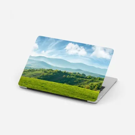 Sticker pour ordinateur portable panorama printanier des collines de Roumanie – Wallnifity®