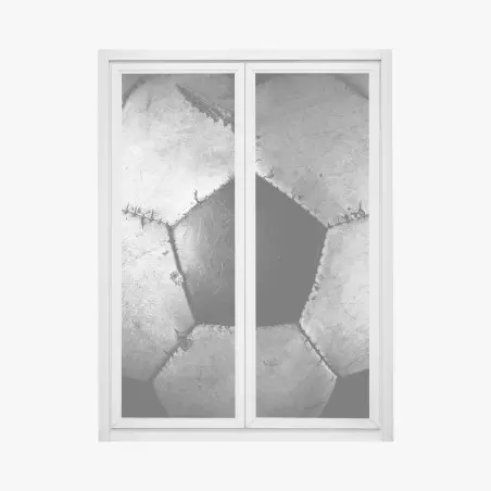 Sticker pour vitres et fenêtres ballon de football usé en gros plan – Wallnifity®