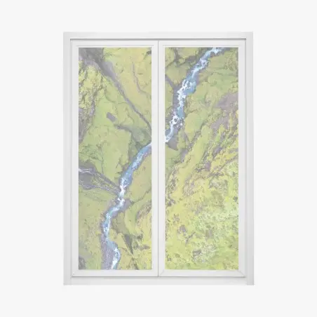 Sticker pour vitres et fenêtres rivière sinueuse au cœur d'un tapis de mousse – Wallnifity®