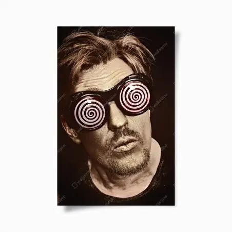 Poster portrait hypnotique au maquillage métallique – Wallnifity®