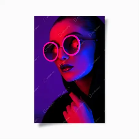 Poster portrait néon glamour et futuriste – Wallnifity®