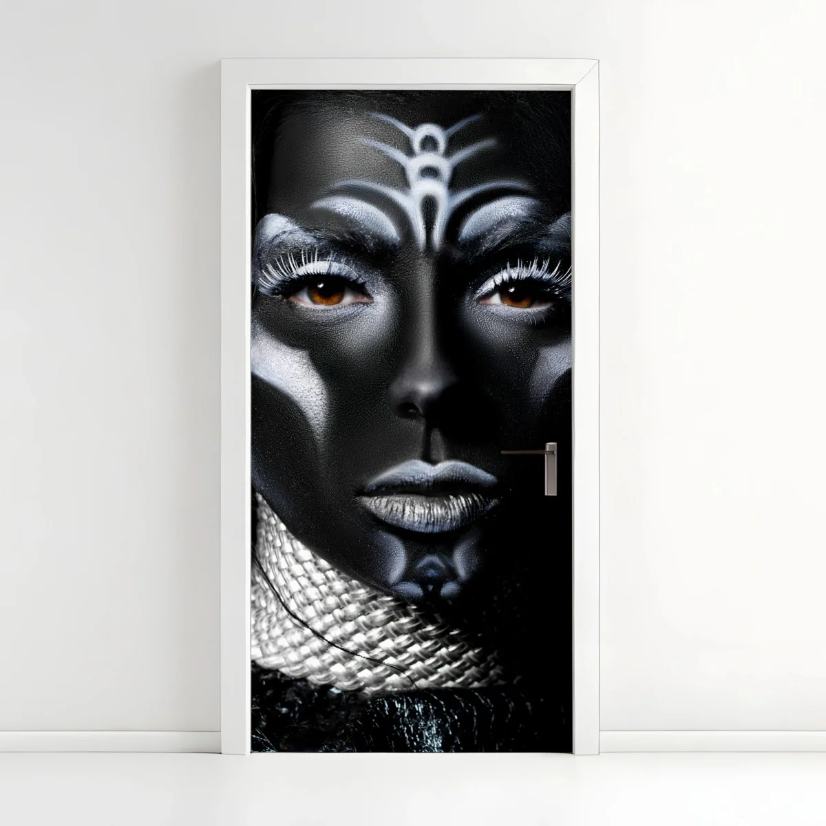 Sticker pour porte portrait tribal noir et blanc au maquillage artistique – Wallnifity® Sticker pour porte portrait tribal noir et blanc au maquillage artistique – Wallnifity®