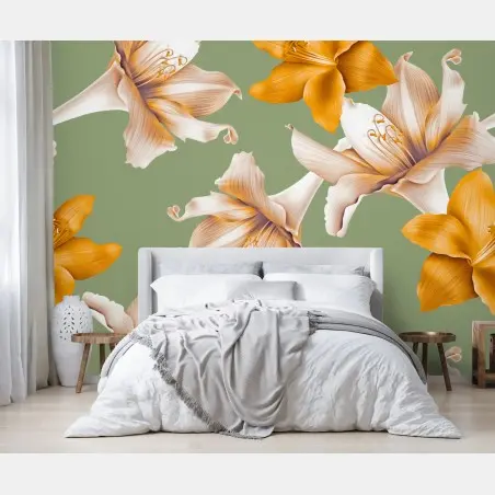 Papier peint motif floral de lys orangés sur fond vert sauge – Wallnifity®