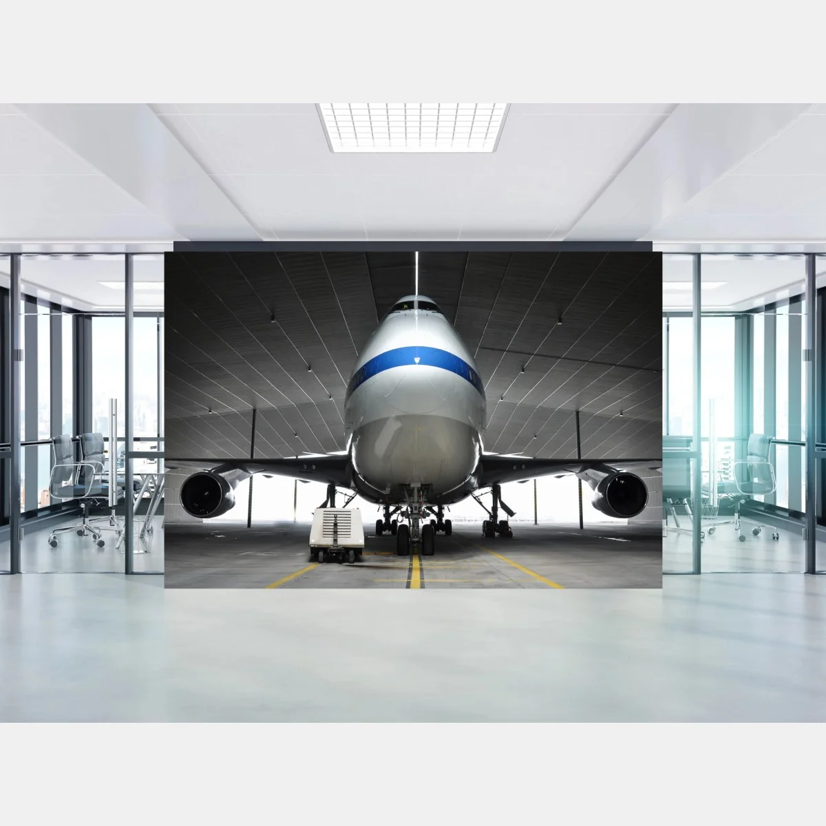 Papier peint face avant d'un gros-porteur dans un hangar – Wallnifity® Papier peint face avant d'un gros-porteur dans un hangar – Wallnifity®