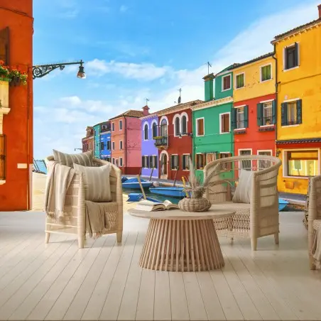 Papier peint ruelle colorée à Burano – Wallnifity®