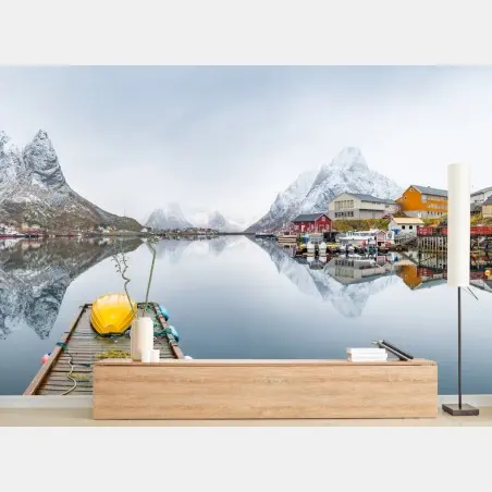 Papier peint reflets du fjord et village nordique – Wallnifity®