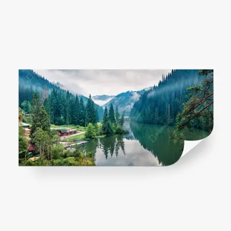 Papier peint matin brumeux au Lacu Roșu, Harghita – Wallnifity®