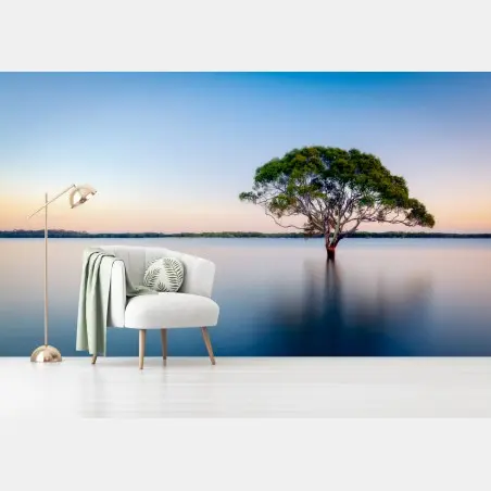 Papier peint arbre solitaire au milieu du lac – Wallnifity®
