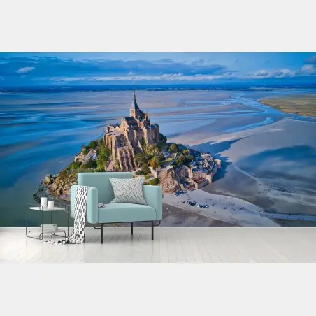 Papier peint vue aérienne de Mont-Saint-Michel en lumière naturelle – Wallnifity®