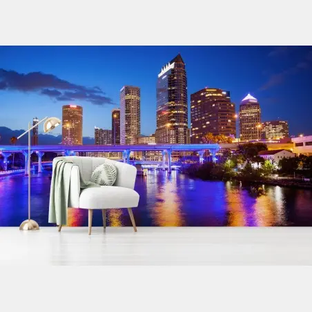 Papier peint panorama nocturne de Tampa et reflets colorés – Wallnifity®