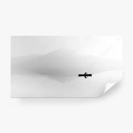 Papier peint brume sur le lac et barque solitaire – Wallnifity®