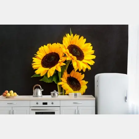Papier peint bouquet lumineux de tournesols sur fond noir – Wallnifity®