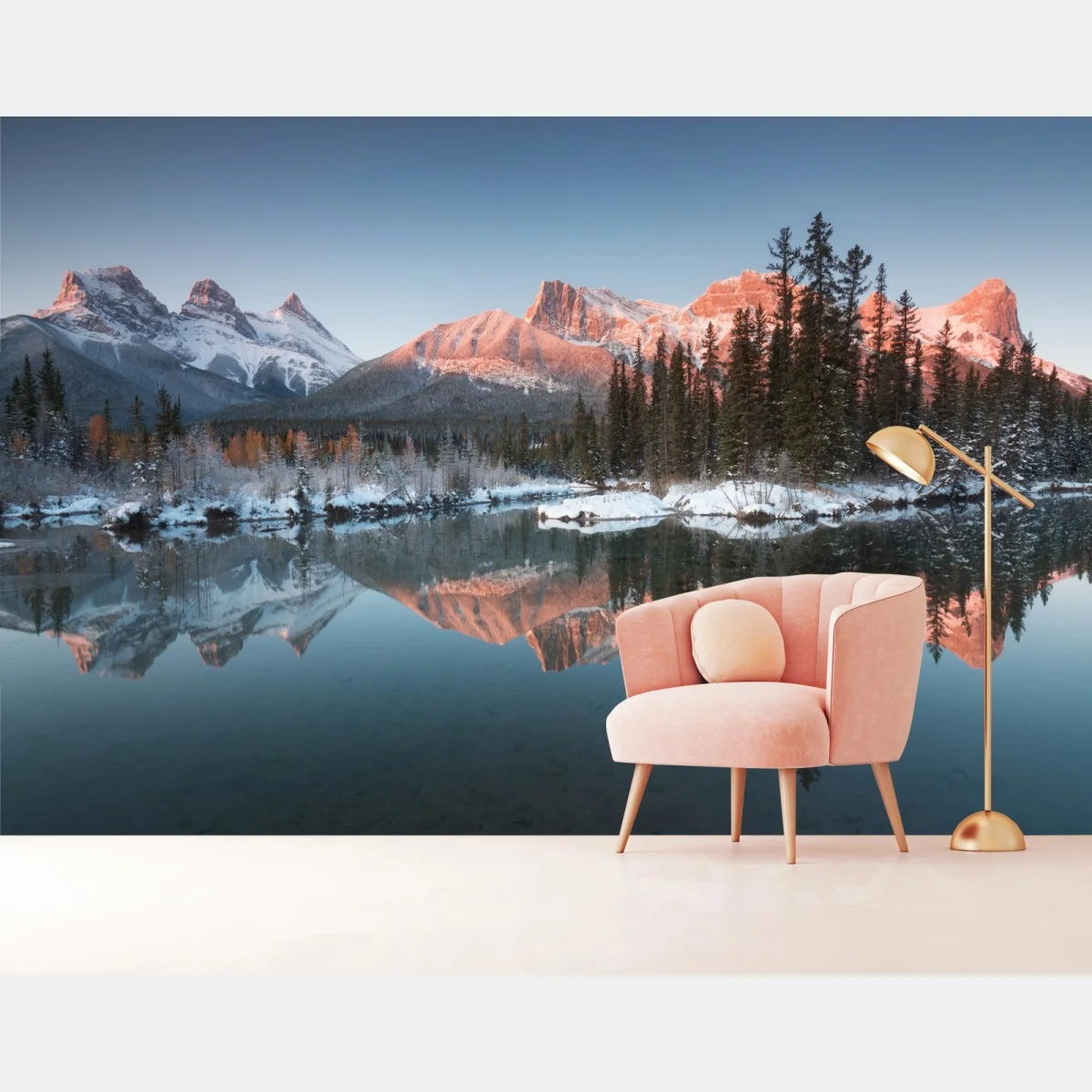 Papier peint aurore sur montagnes enneigées et reflet paisible – Wallnifity® Papier peint aurore sur montagnes enneigées et reflet paisible – Wallnifity®