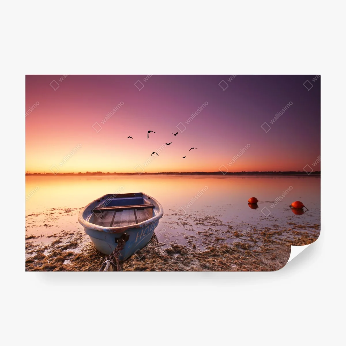 Papier peint bateau au crépuscule sur lac tranquille – Wallnifity®