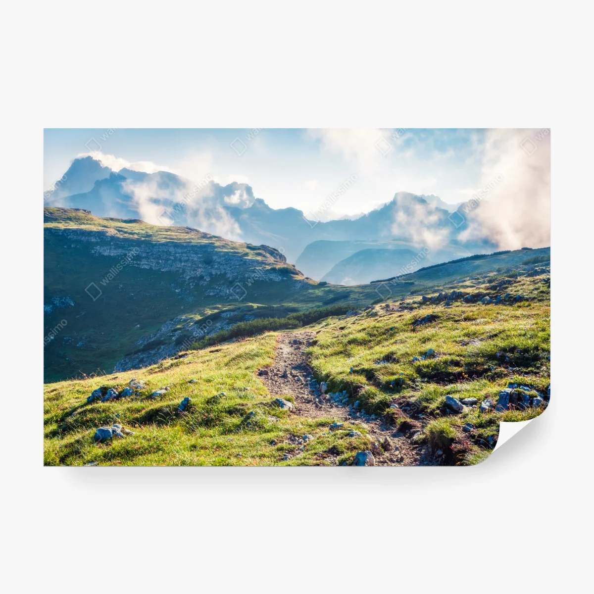 Papier peint sentier brumeux dans les Dolomites, Monte Piana et Tre Cime di Lavaredo – Wallnifity®