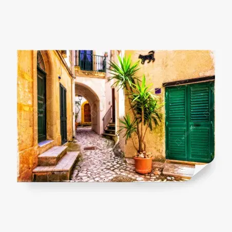 Papier peint ruelle méditerranéenne ensoleillée aux volets verts – Wallnifity®