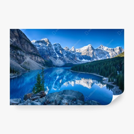 Papier peint lac alpin aux eaux turquoise et sommets enneigés – Wallnifity®