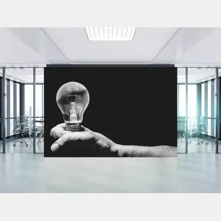 Papier peint idée lumineuse tenue à la main – Wallnifity®