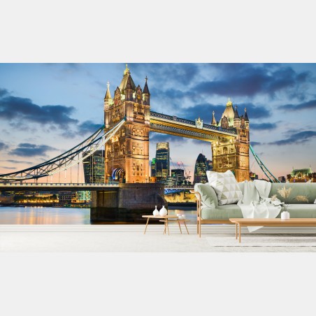 Papier peint pont emblématique de Londres illuminé au crépuscule – Wallnifity®