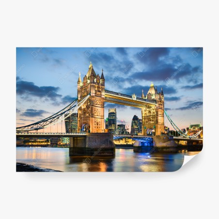 Papier peint pont emblématique de Londres illuminé au crépuscule – Wallnifity®