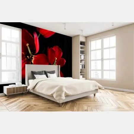 Papier peint bouquet de tulipes rouges sur fond noir – Wallnifity®