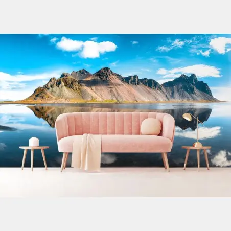 Papier peint reflet spectaculaire du Vestrahorn en Islande – Wallnifity®