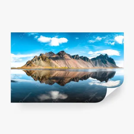 Papier peint reflet spectaculaire du Vestrahorn en Islande – Wallnifity®