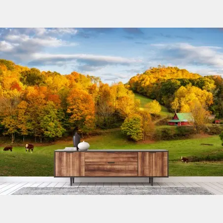 Papier peint paysage d'automne avec vaches et grange rouge – Wallnifity®